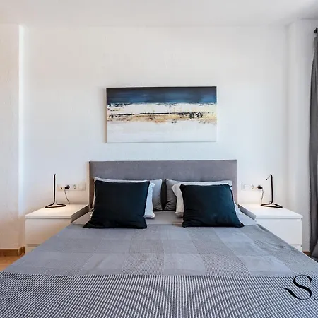 Apartment 2 Bed I Pool I Sea View *